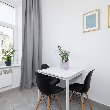 1-Bedroom Apartment - 65 Dluga Street Kraków Exteriör bild