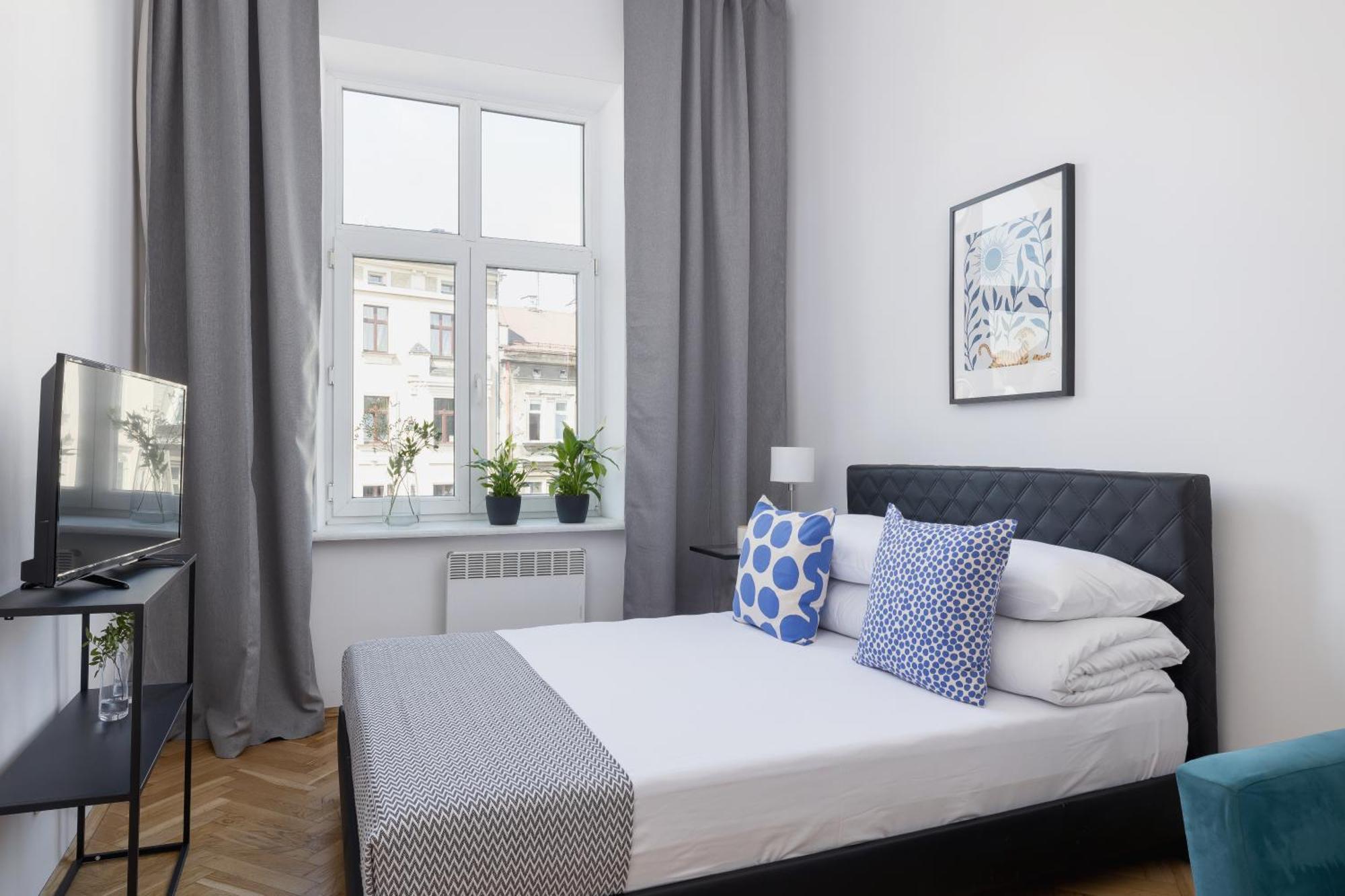 1-Bedroom Apartment - 65 Dluga Street Kraków Exteriör bild