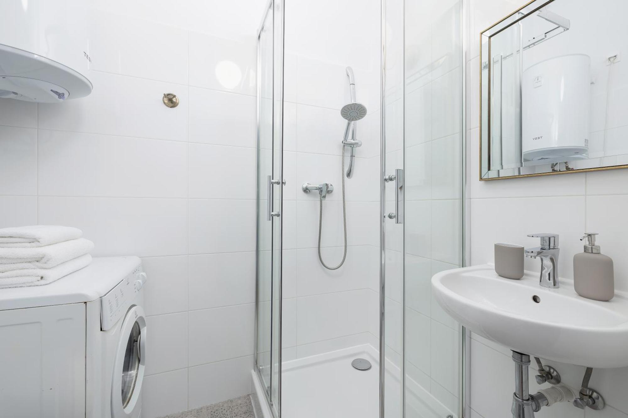 1-Bedroom Apartment - 65 Dluga Street Kraków Exteriör bild
